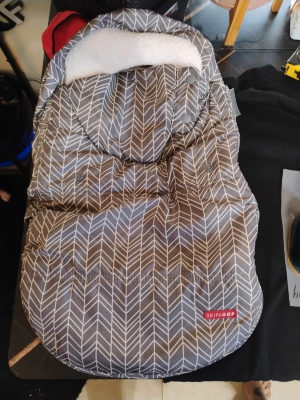 Skip Hop Gray Chevron Infant Footmuff with Sherpa Lining